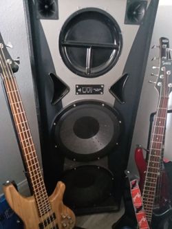 SPEAKER CABINETS 1000 WATTS