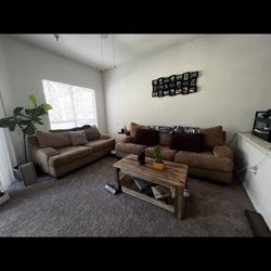 Brown Couch Set with Pull out bed and love seat 