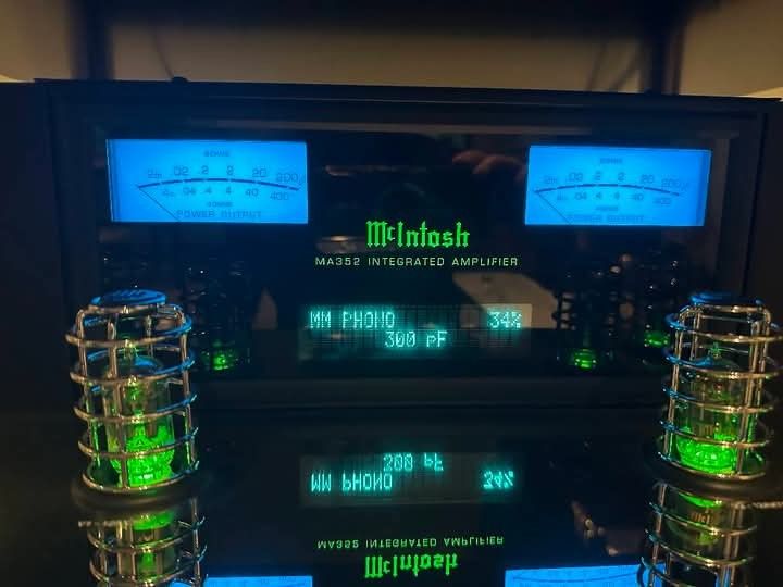McIntosh MA352