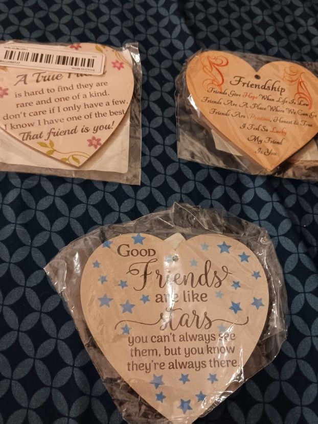 3 Small Friendship Heart Signs