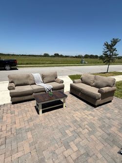 🛋️Broyhill Couch Set - Delivery Available