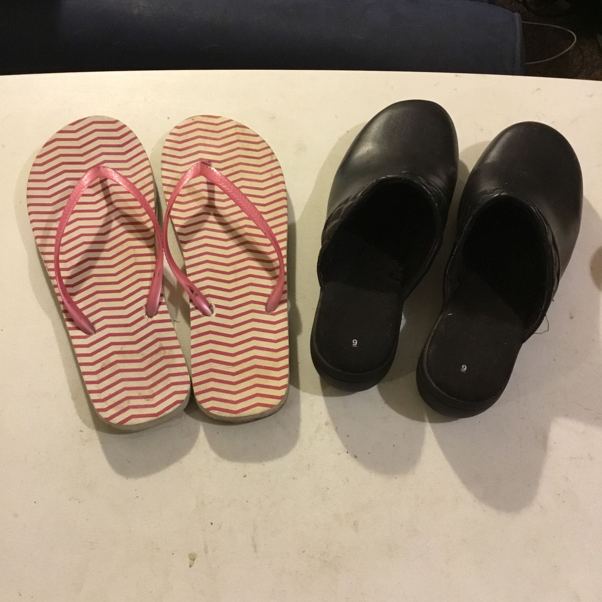 Sz9 Women’s Black Shoes And Flip Flops