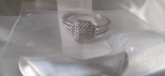 Size 8 Platinum Ring
