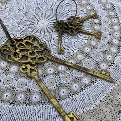 Metal Keys Decor $10 EACH SET Great For Wedding, Showers, Holidays 