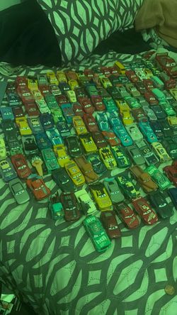 Large Lot of Disney Pixar Cars Die-Cast Vehicles