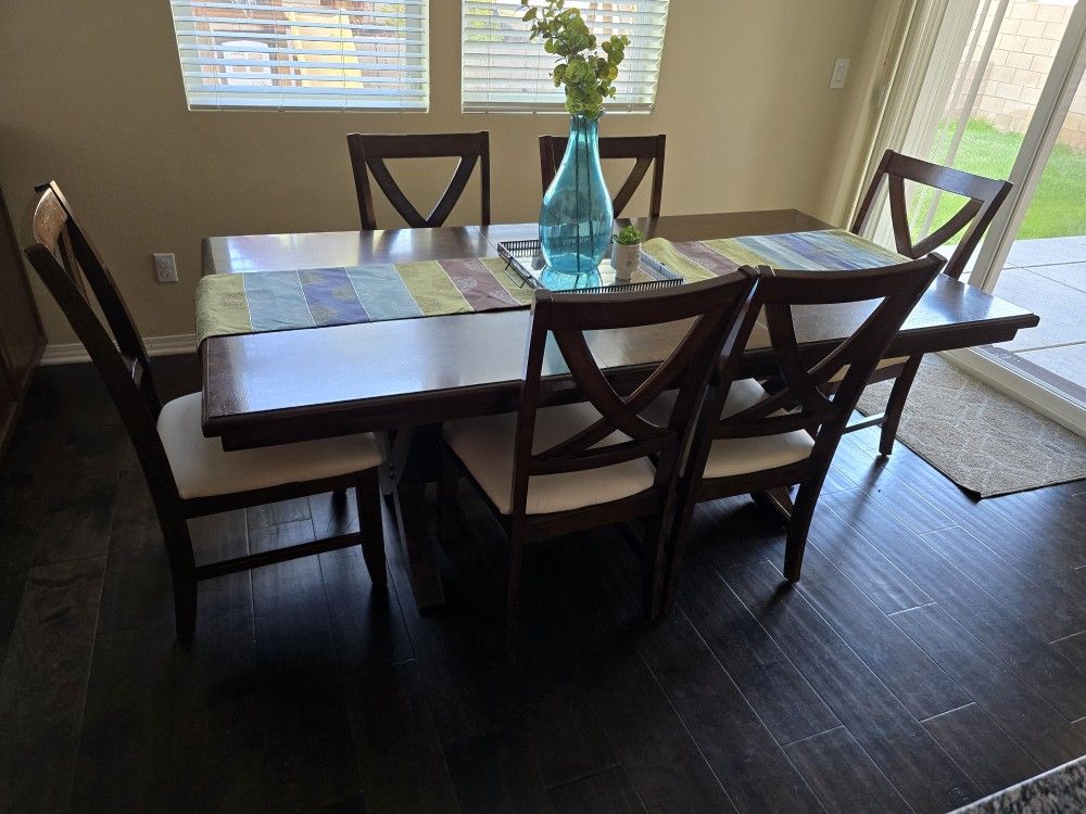 Wooden Expandable Table And Chairs