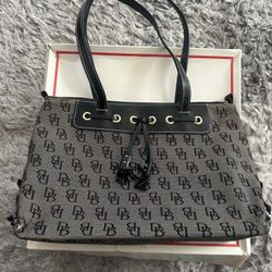 Dooney & Bourke Tote