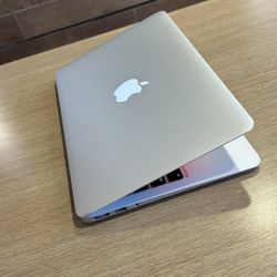 Apple MacBook Air 11” i5/4GB/128GB SSD $180 