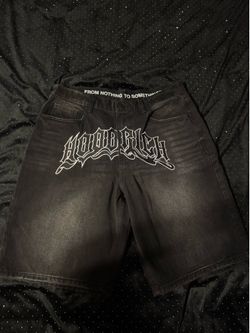 Hoodrich short size: L