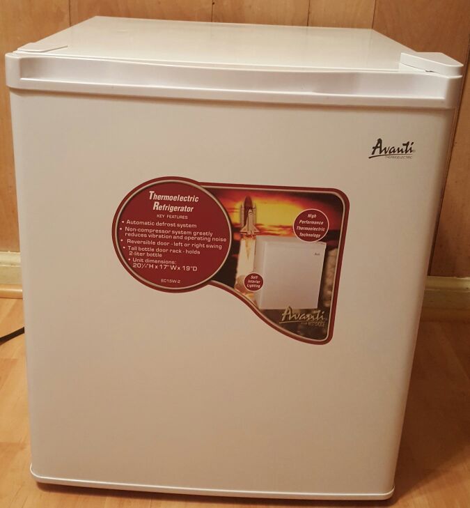 Avanti 1.5 Cu. Ft. Compact All Refrigerator -- White -- Model: EC15W-2