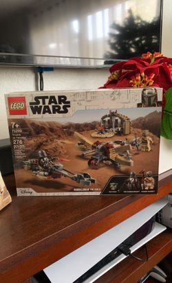 LEGO Star Wars The Mandalorian Trouble On Tatooine 75299