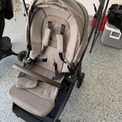 Nuna - SWIV™ Stroller (Cedar Color)