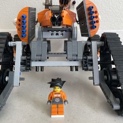 lego defense tank with 1 minifigure lego