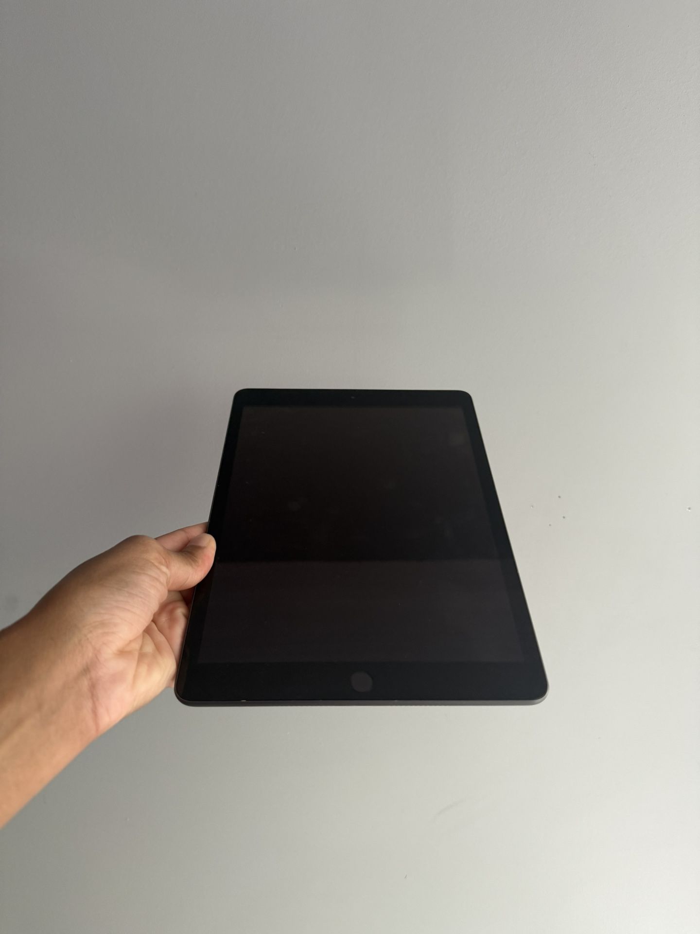 7th Generation 32gb iPad