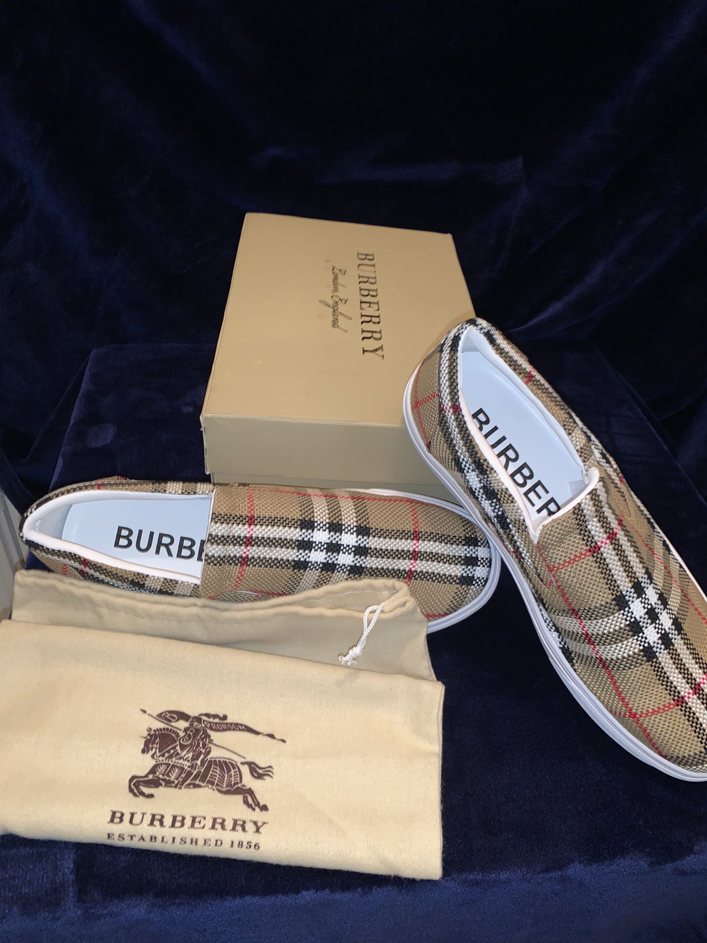 BURBERRY  shoes 