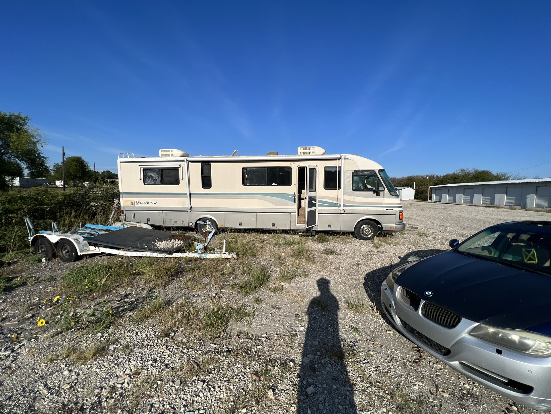 RV PACE ARROW FOR SALE RUNS AND DRIVE 
