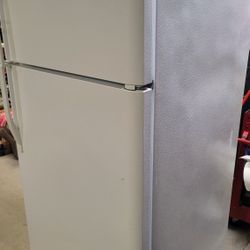 Kenmore Refrigerator 
