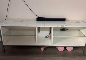 Entertainment center