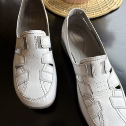 Clark’s Walking Shoes-10M