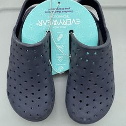 Brand New - Totes Kids Blue Clogs Sandals Water Slip On Shoes Size Kids Girls 13-1 Youth