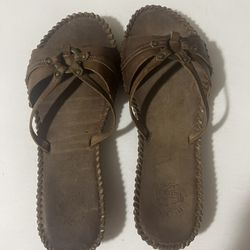 New Frye Brown Sandals Beautiful 