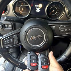 Llaves De Carro/ Car Keys