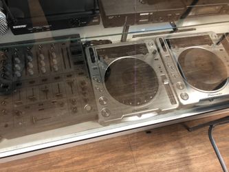 Dj system pioneer mixer & cdjs