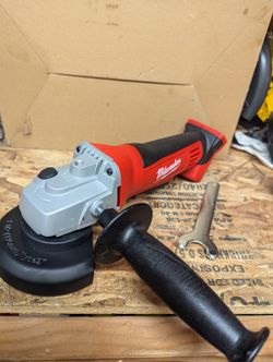 Milwaukee M18 4 1/2 Grinder 