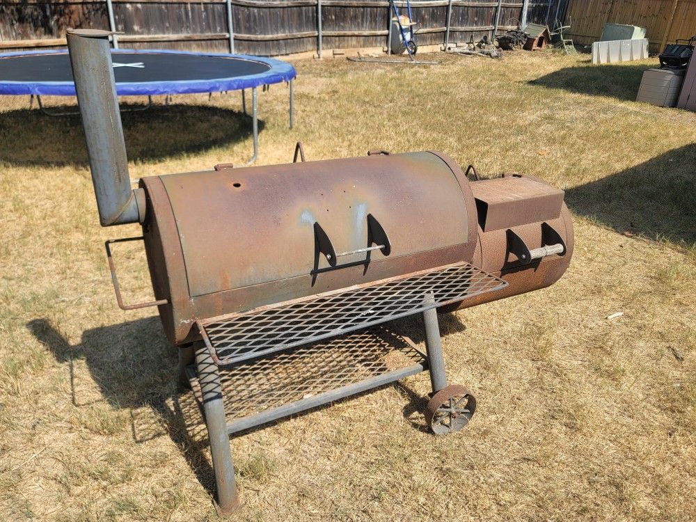 Offset Smoker / Grill