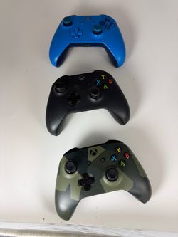 PRICE IS FIRM $25 Xbox wireless controllers