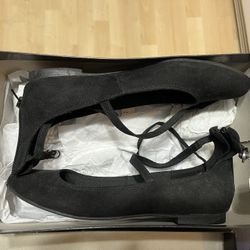 New Never Worn Black Women’s Christian Siriano Flat Shoes