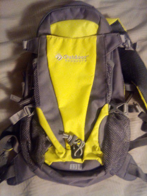 BRAND NEW Outdoors Products Mist Hydration Pack