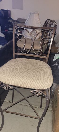 Bar stools & bench