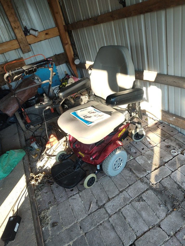 Chair Electric Need Check Or Fix Or For Parts