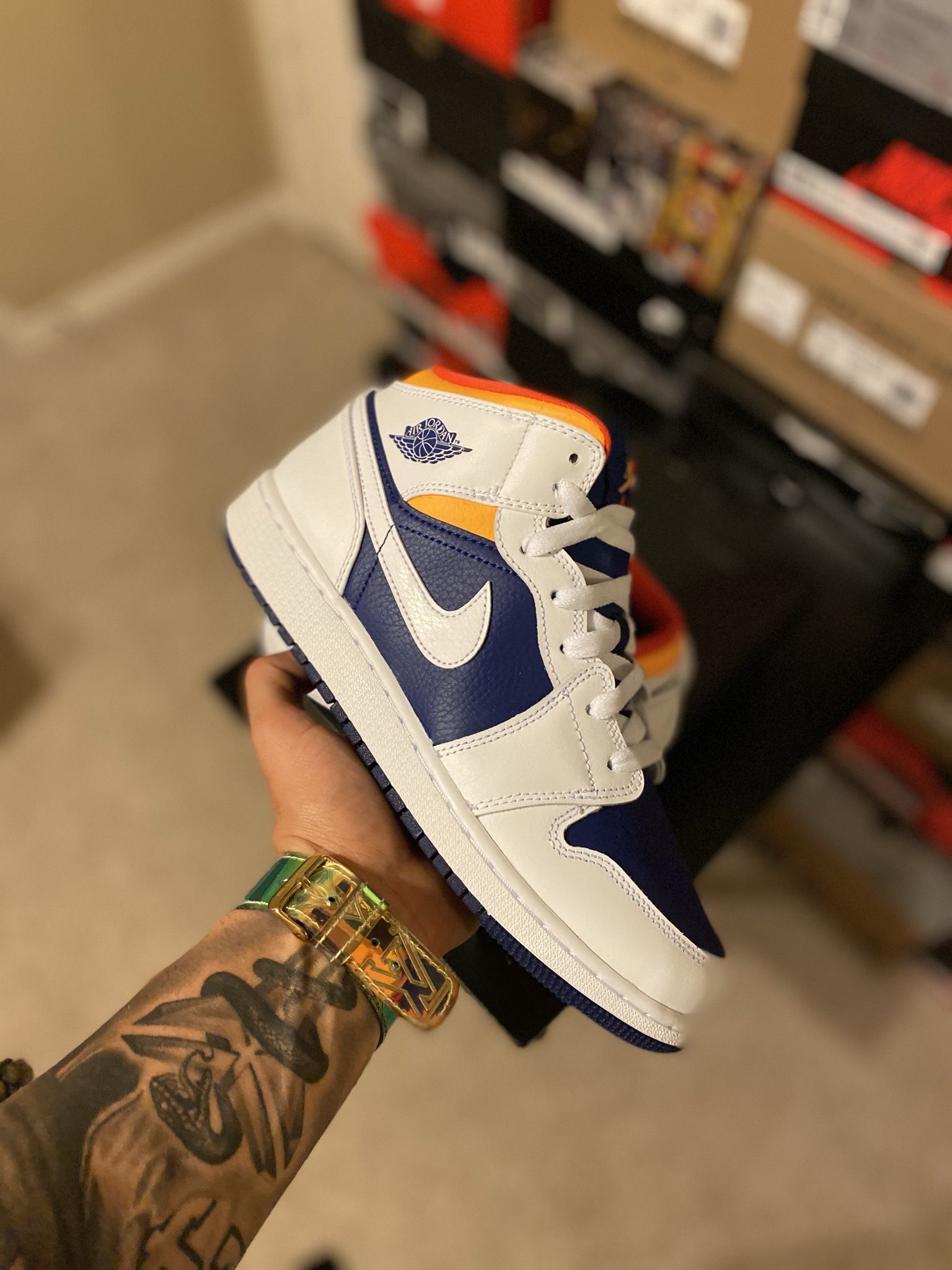 Deadstock Jordan 1 Mid “Laser Orange Deep Royal” Size 7Y OG All