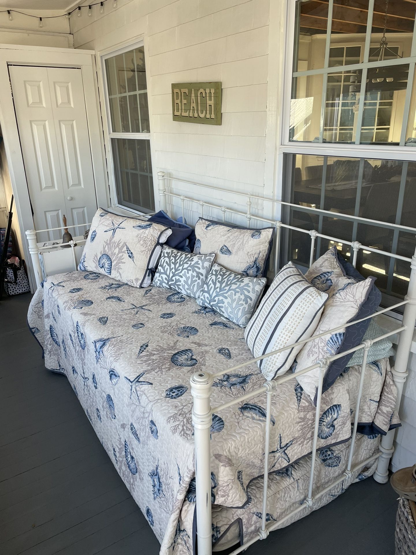 Day Bed With Linens And Pillows