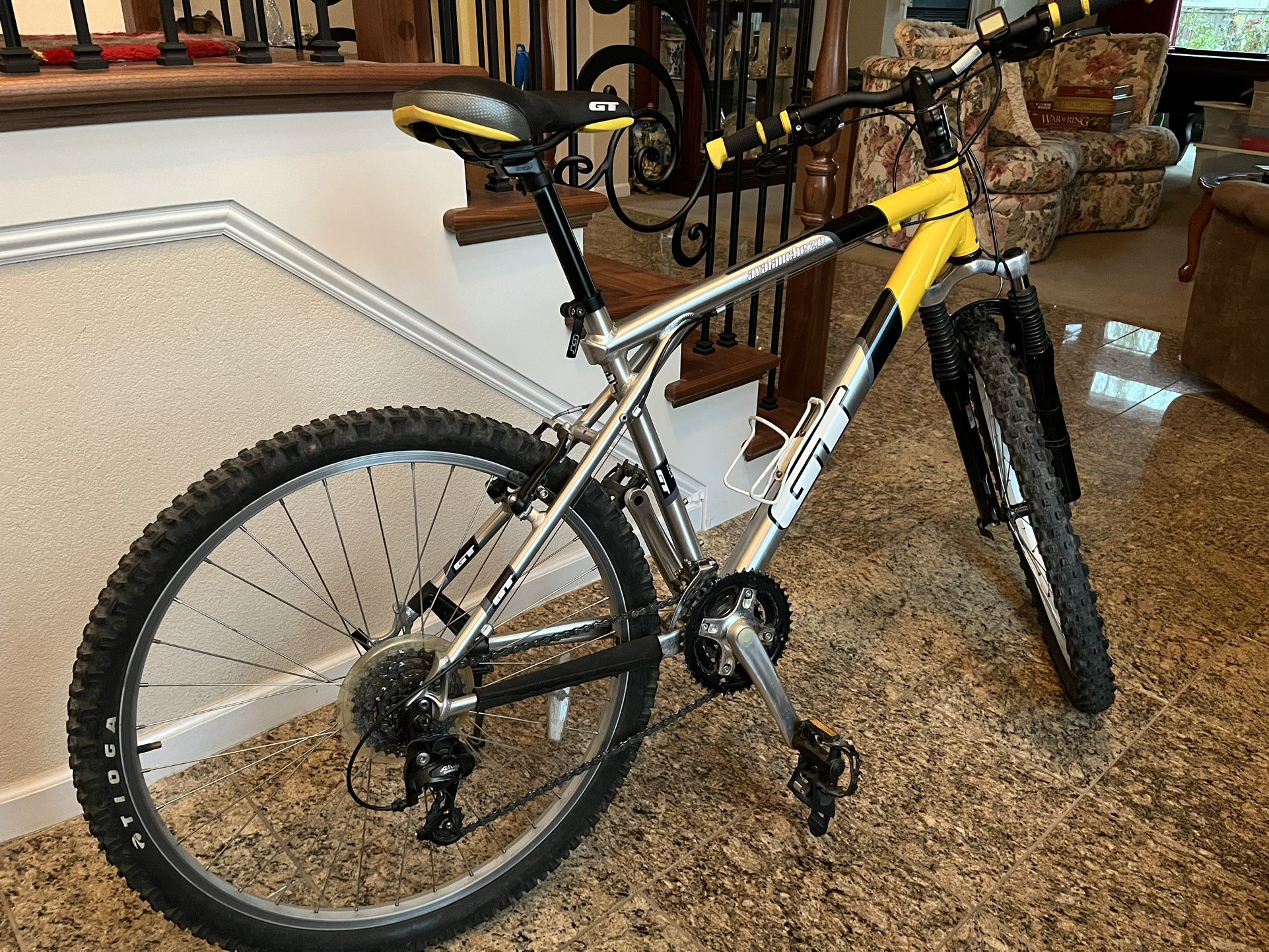 GT Avalanche 2.0 17 spd 18“ for Sale in Castro Valley, CA - OfferUp