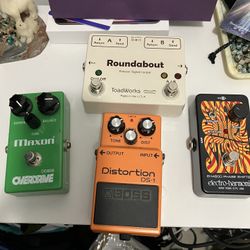 4 Guitar pedal Boss Distortion DS1, Small Stone, Maxon, Roundabout 