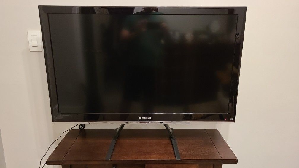 "40 Samsung TV with Amazon Firestick