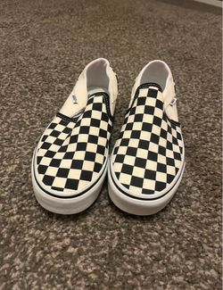 Women’s checkered vans