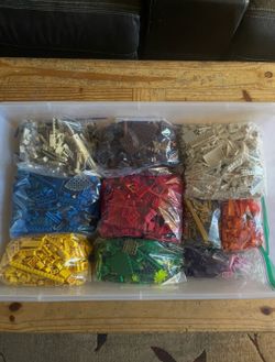 30 lb Lego lot with mini figures