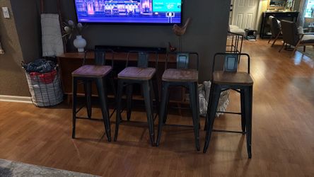 Set of 4 barstools- counter height
