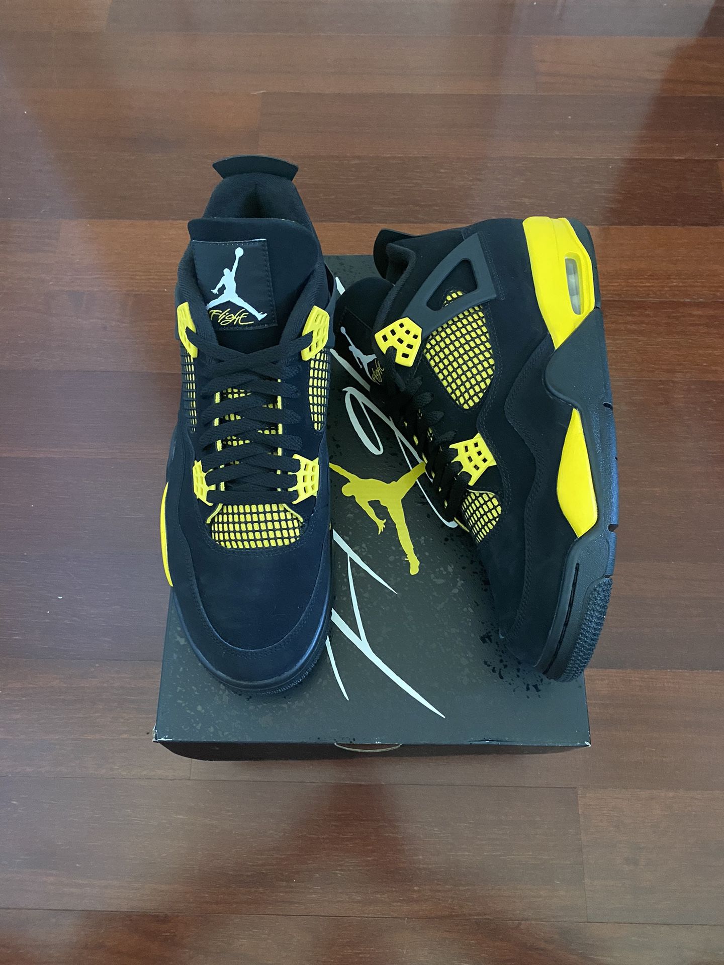 Nike Jordan 4 Thunder