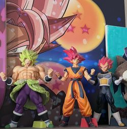 4 Dragon Ball Z Vinyl Characters