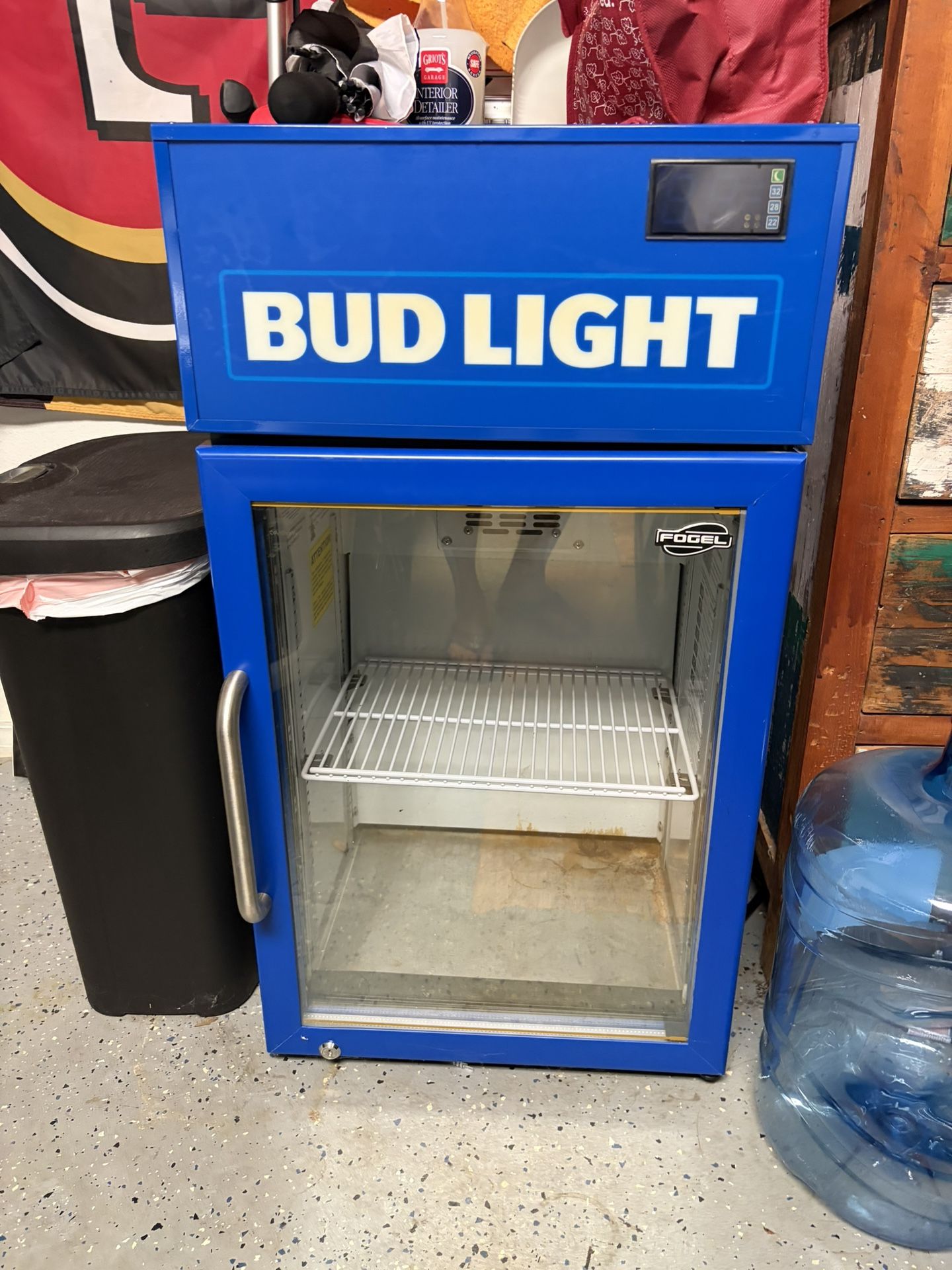Refrigerator