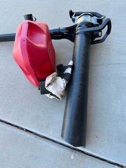 Vacuum cleaneand five Gallon dnd……. For sale
