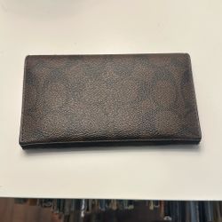 Coach Coat Wallet (Excellent Condition)