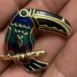Vintage 1980's Gold Tone TOUCAN Bird Enamel Brooch