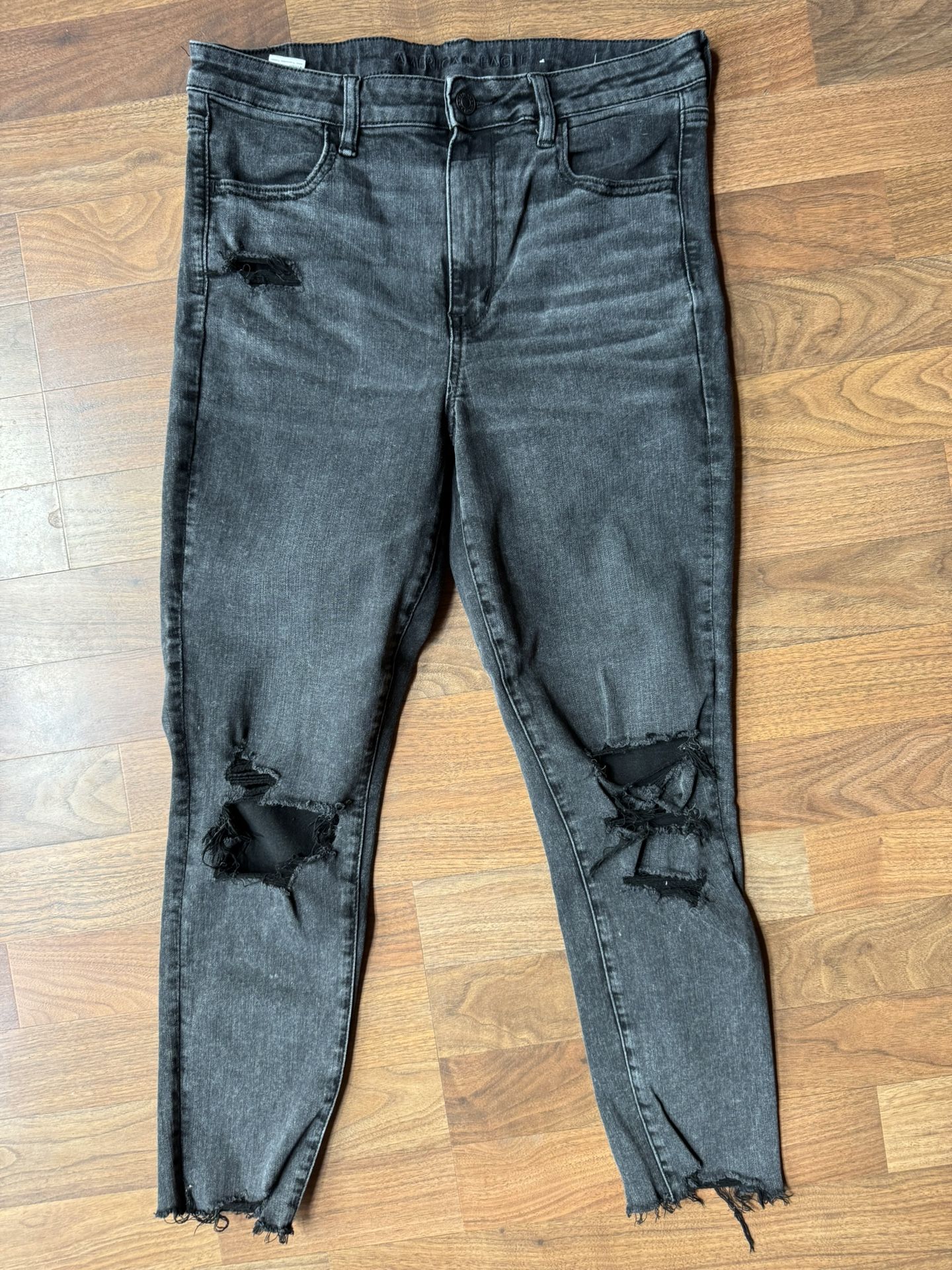 American Eagle Womens 14 Black Super Hi-Rise Jegging Crop Distressed Denim EUC