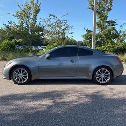 2010 INFINITI G